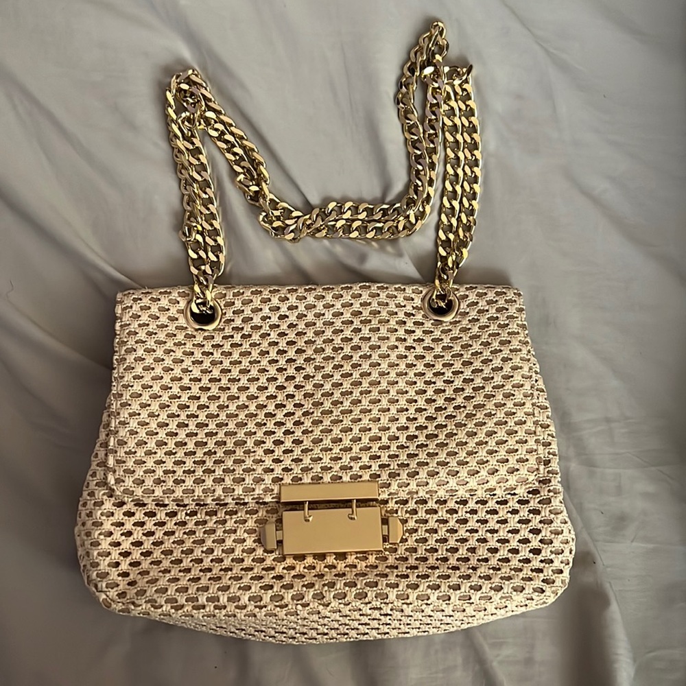 SHOULDER BAG WITH GOLD CHAIN